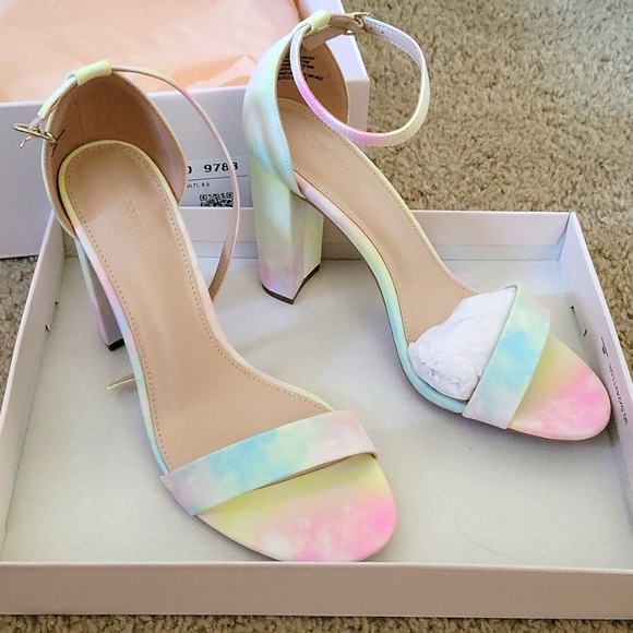 JustFab Shoes - New Just Fab Lorelai Block Heeled Sandal